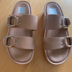 Size 8 dolce vita Sandler Brand new never worn. Beige color
